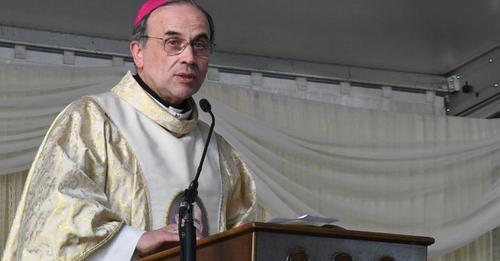 Il messaggio del vescovo: «Per Pasqua ci vogliono altri occhi»