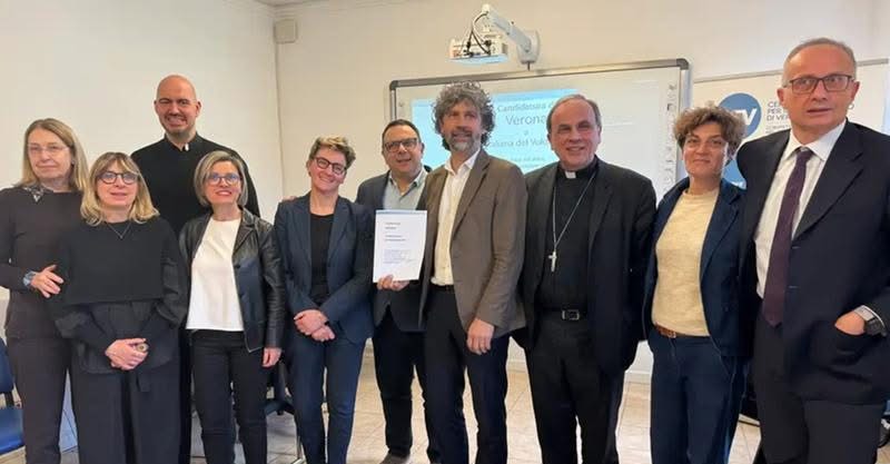 VERONA SI CANDIDA A CAPITALE ITALIANA DEL VOLONTARIATO 

Anche Adoa sostiene la candidatura

 Ben 8mila tra enti di Terzo Settore e organiz…