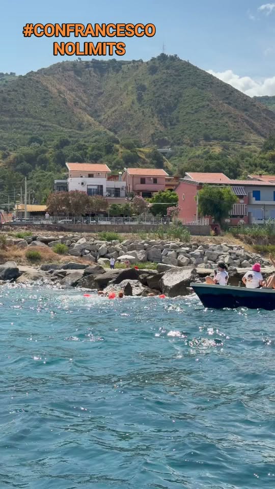 Strepitosi gli amici di Francesco.
 
 Per Francesco. Sempre

 【﻿“ＣＯＮＦＲＡＮＣＥＳＣＯ ＮＯ　ＬＩＭＩＴＳ”】

 Traversata dello Stretto di Messina 
2⃣4…